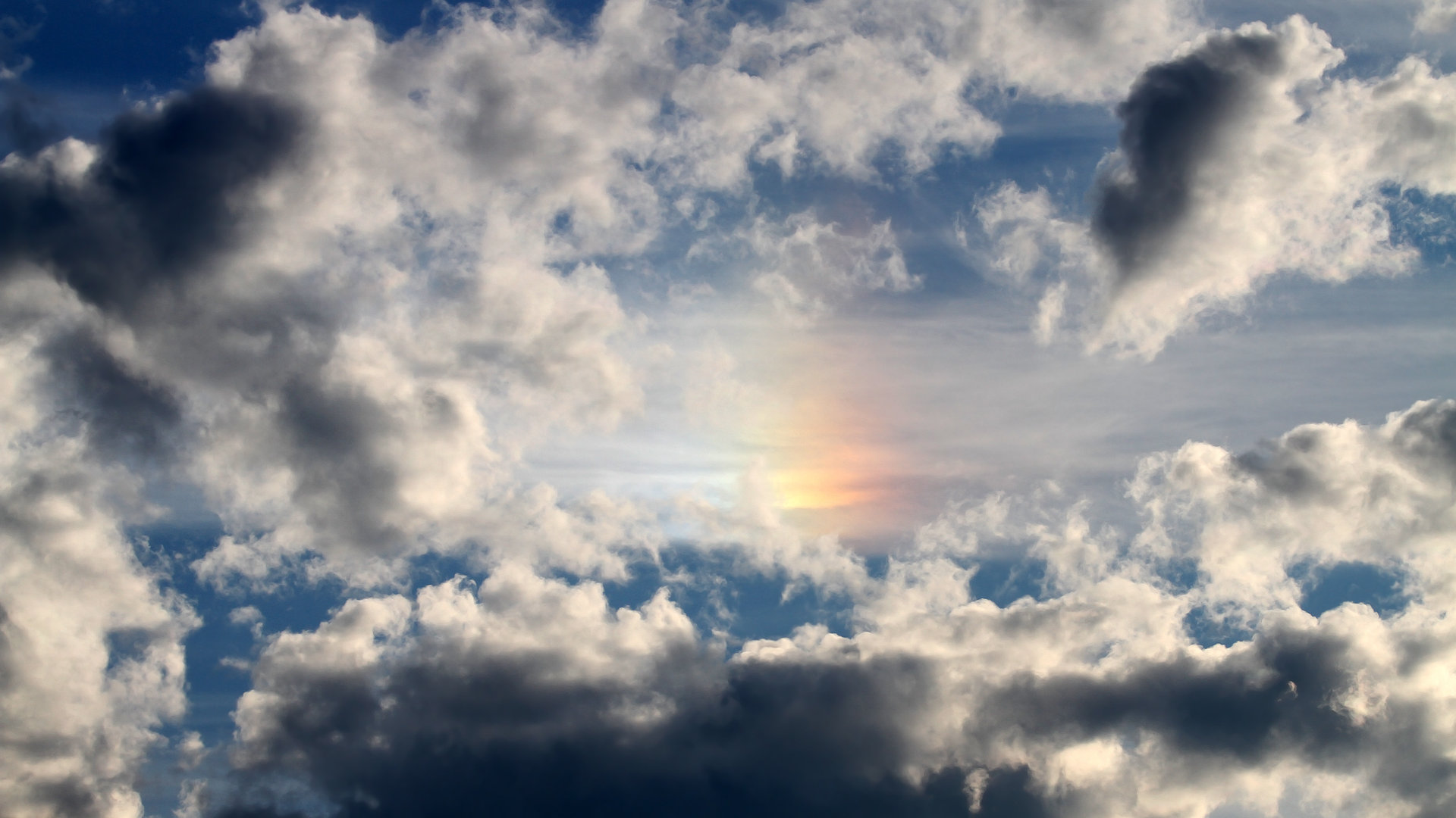 比赛临近气氛紧张训练节奏与战术模拟进入高频冲刺阶段,比赛紧张怎么描述比较好